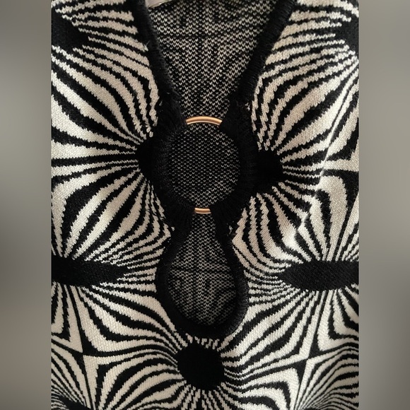 NWT House of Harlow Knit Dress - Picture 6 of 9